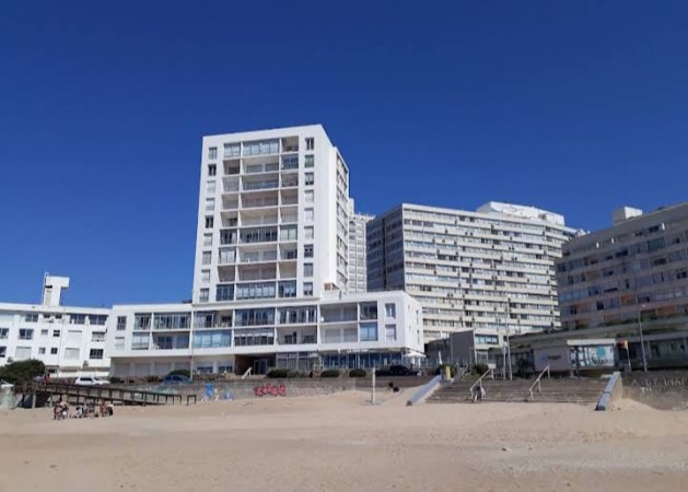 Playa Brava , apartamento de dos dormitorios