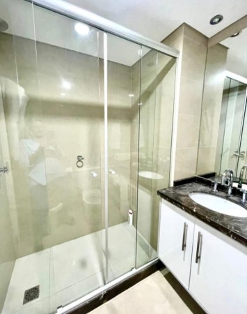 CASINO TOWER.  2 dormitorios en suite, piso alto
