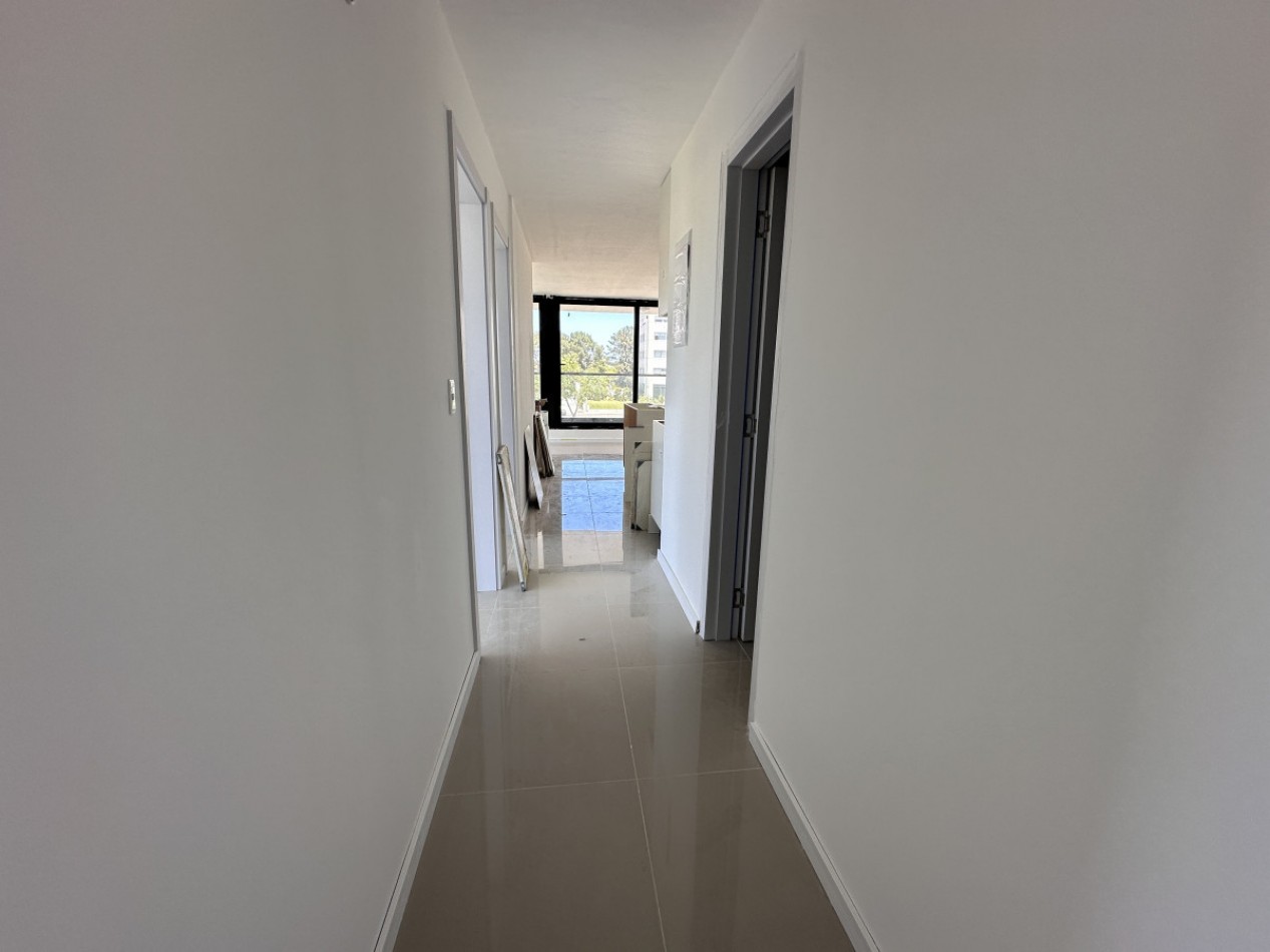 APARTAMENTO DE 3 DORMITORIOS SOBRE AV. ROOSEVELT