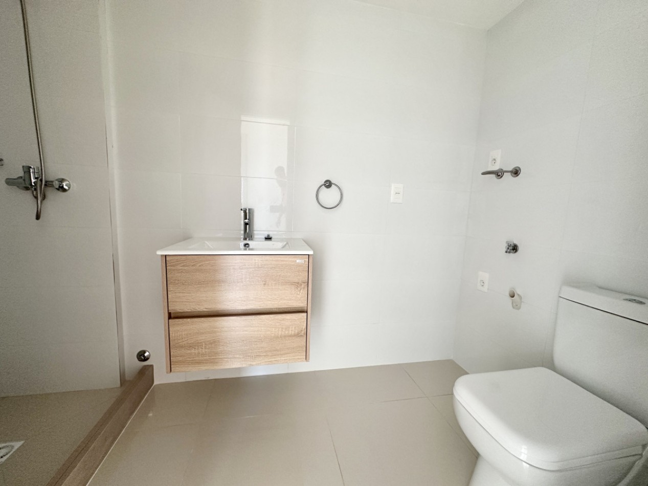 APARTAMENTO DE 3 DORMITORIOS SOBRE AV. ROOSEVELT
