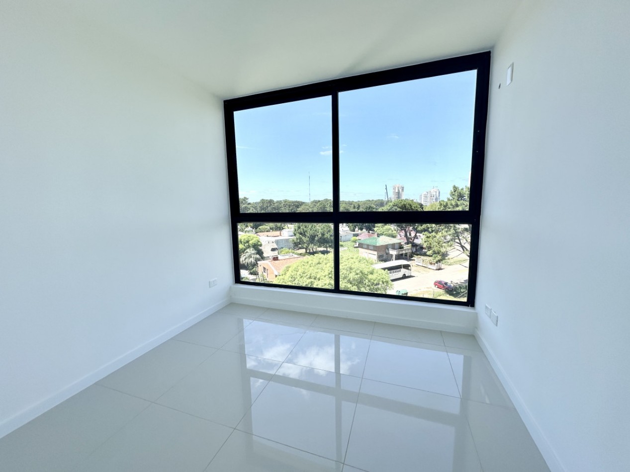APARTAMENTO DE 3 DORMITORIOS SOBRE AV. ROOSEVELT