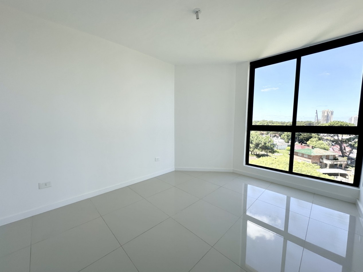 APARTAMENTO DE 3 DORMITORIOS SOBRE AV. ROOSEVELT