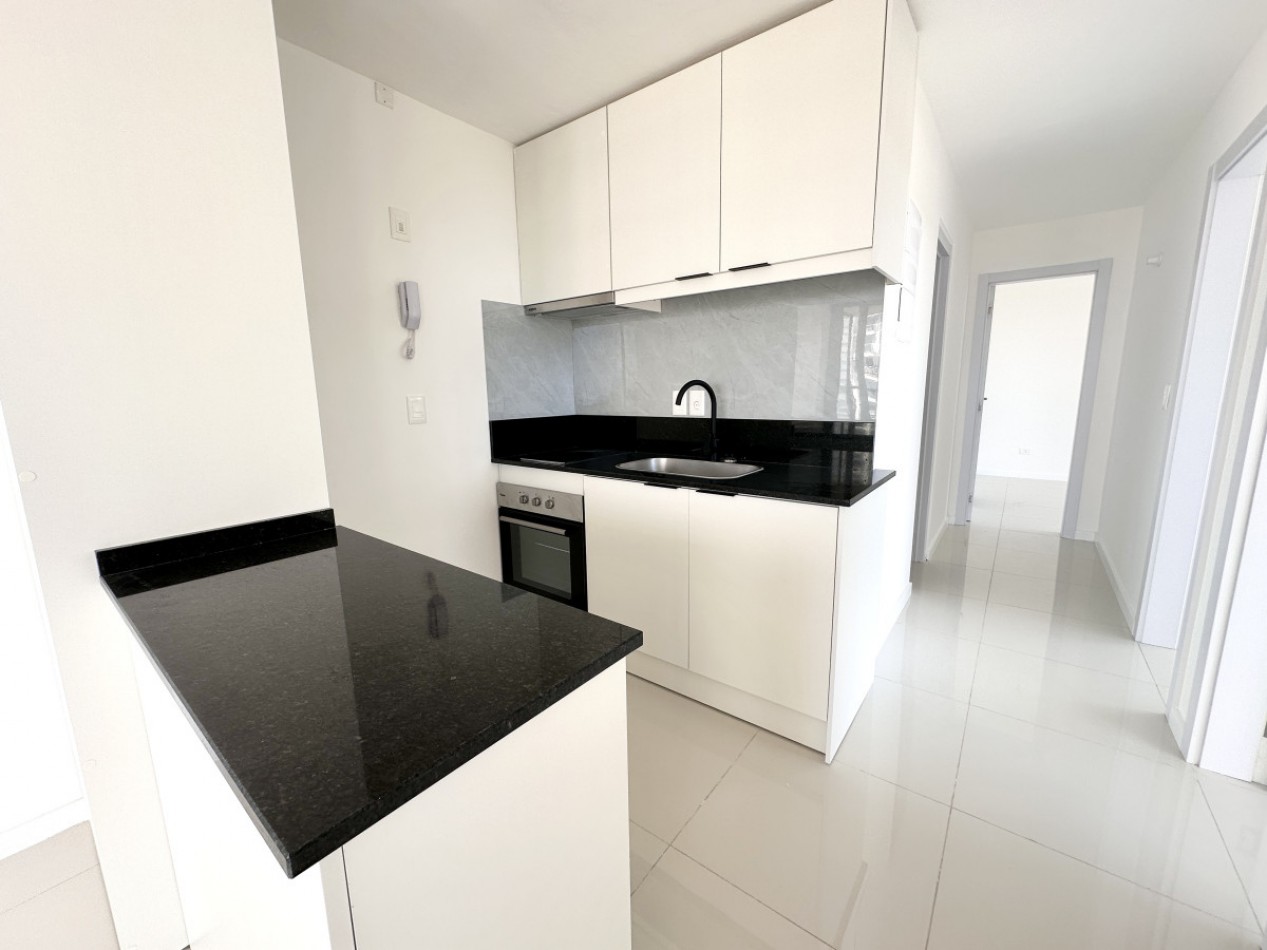 APARTAMENTO DE 3 DORMITORIOS SOBRE AV. ROOSEVELT