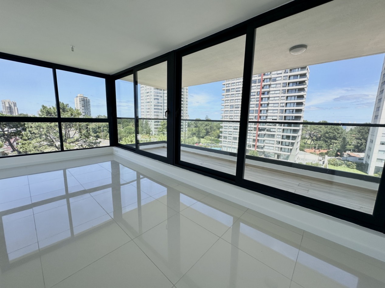 APARTAMENTO DE 3 DORMITORIOS SOBRE AV. ROOSEVELT